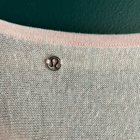 Lululemon Enlightened Pullover
Heathered Blush Quartz - Picture 6 of 7